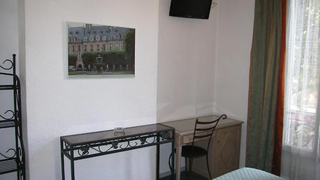 Victoria Hotel 2*